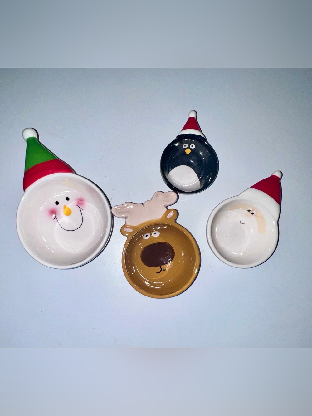 Avon ‘Christmas Whimsey’ Set of 4 Vintage Ceramic Measuring Cups